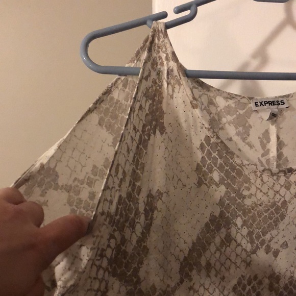 Cold shoulder snake print long sleeve top - Picture 3 of 5